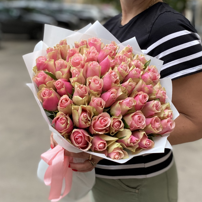 51 розово-зеленая роза Бел-роз