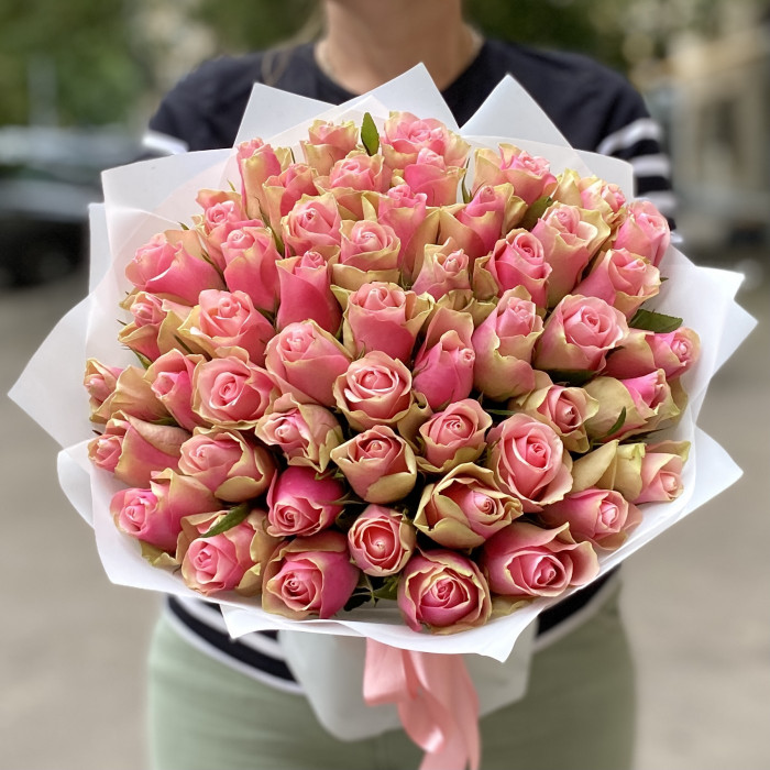 51 розово-зеленая роза Бел-роз