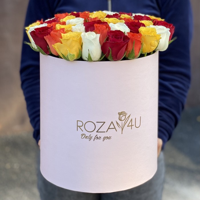 51 роза огненный микс коробке