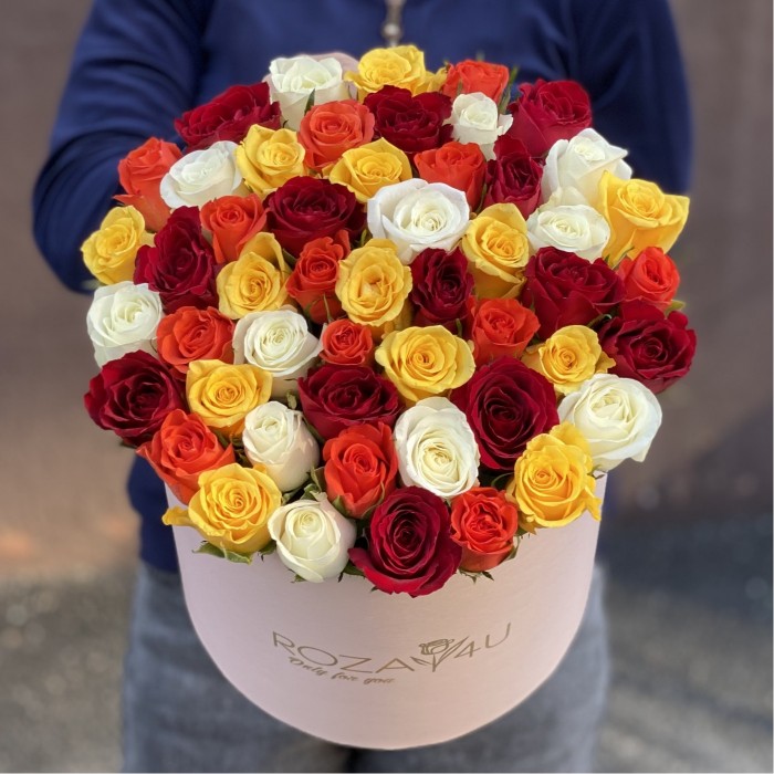51 роза огненный микс коробке