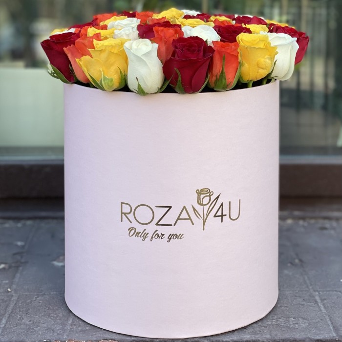 51 роза огненный микс коробке