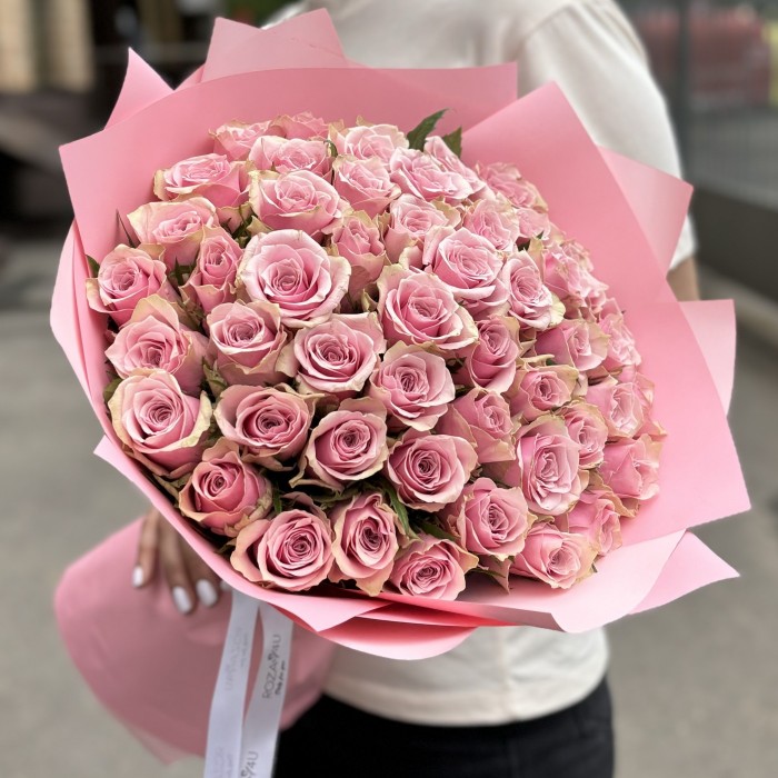 51 розовая роза Роял Атена