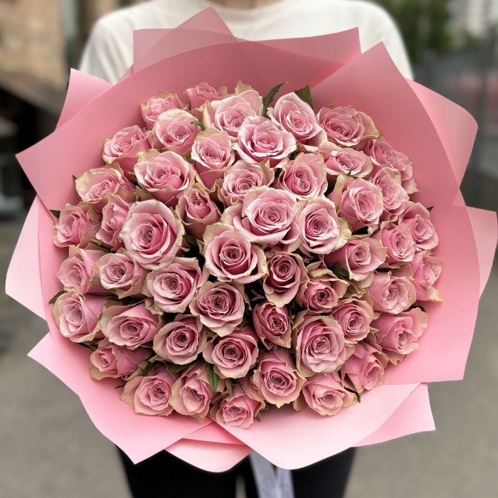 51 розовая роза Роял Атена