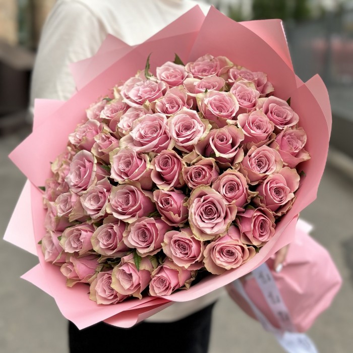 51 розовая роза Роял Атена