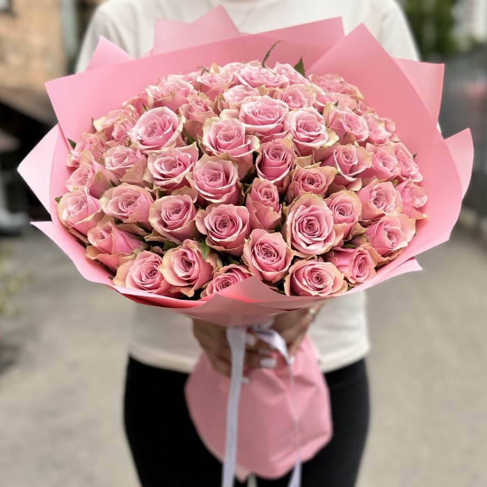 51 розовая роза Роял Атена