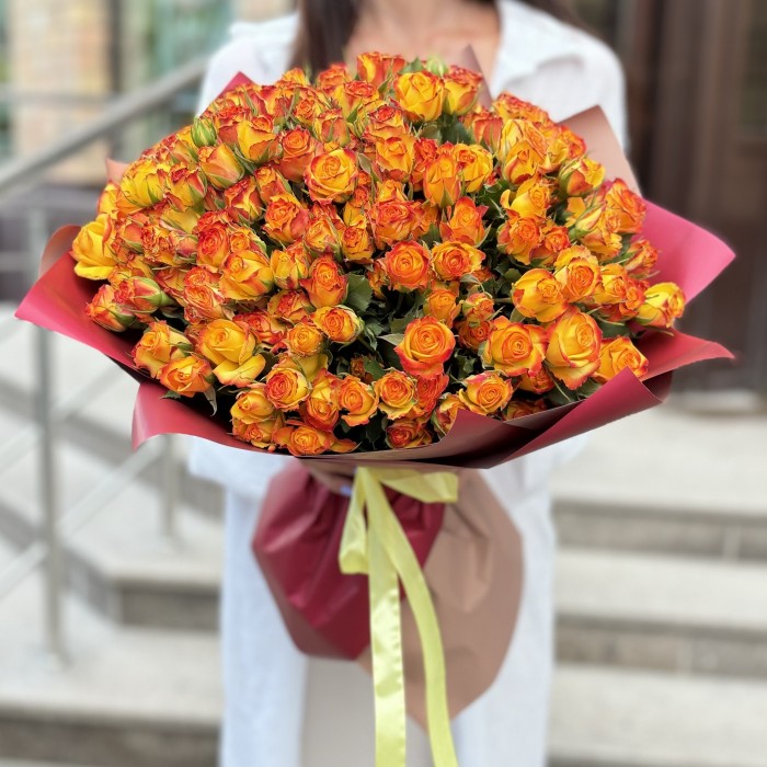 51 солнечная кустовая роза