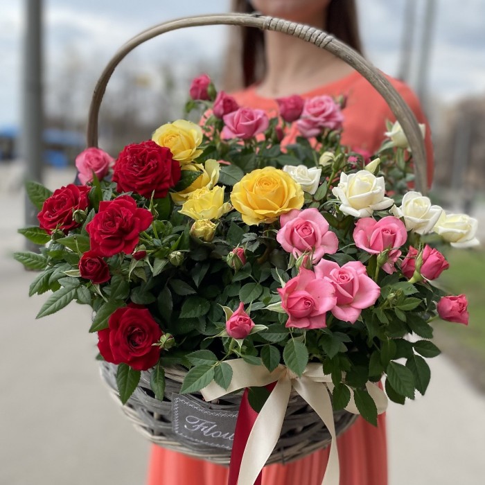 Подарочная корзина с Розами