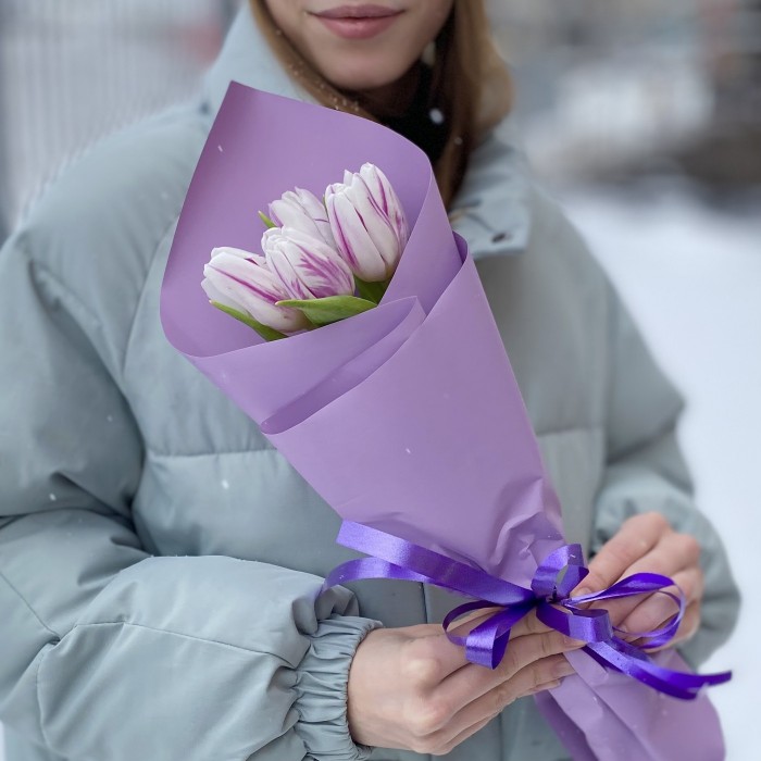 5 бело-фиолетовых тюльпанов Флеминг Флег