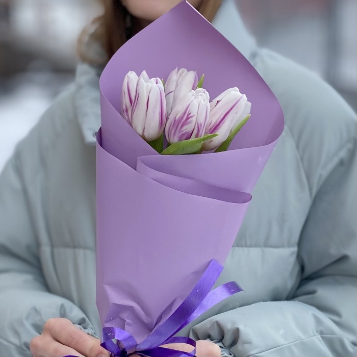 5 бело-фиолетовых тюльпанов Флеминг Флег