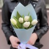 5 белых пионовидных тюльпанов