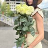 5 белых роз Мондиаль 80 см