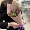 5 фиолетовых тюльпанов с гринбелом