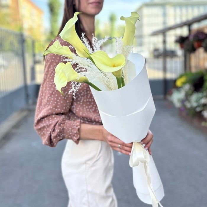 5 калл Шампань с сухоцветами