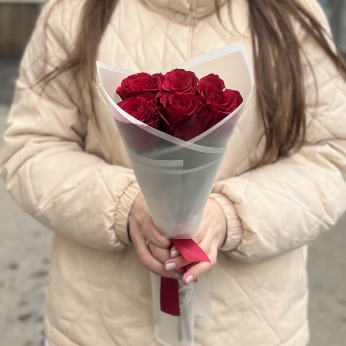 5 красных роз 40 см