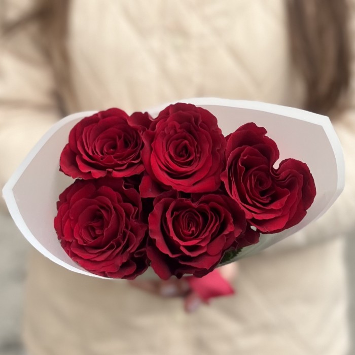 5 красных роз 40 см