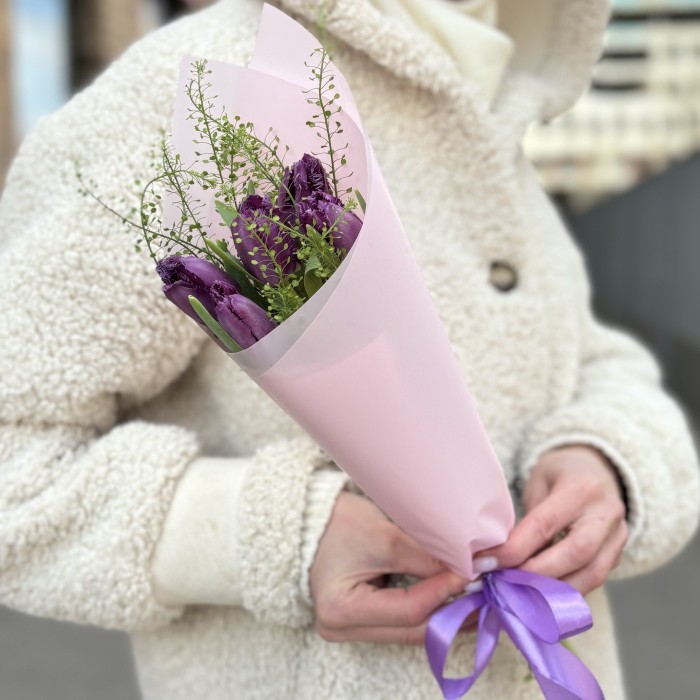 5 махровых фиолетовых тюльпанов с гринбелом