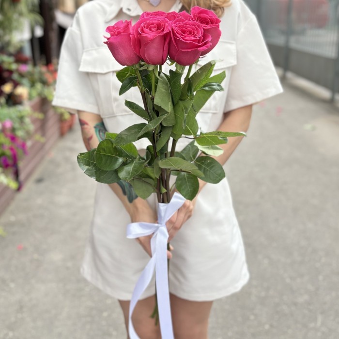 5 малиновых роз Пинк Флойд 80 см