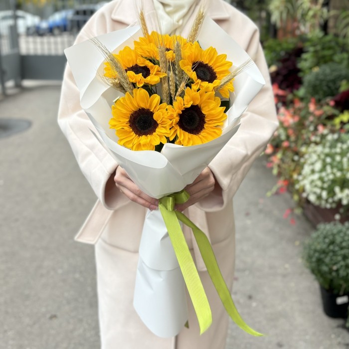 5 подсолнухов с колосьями пшеницы