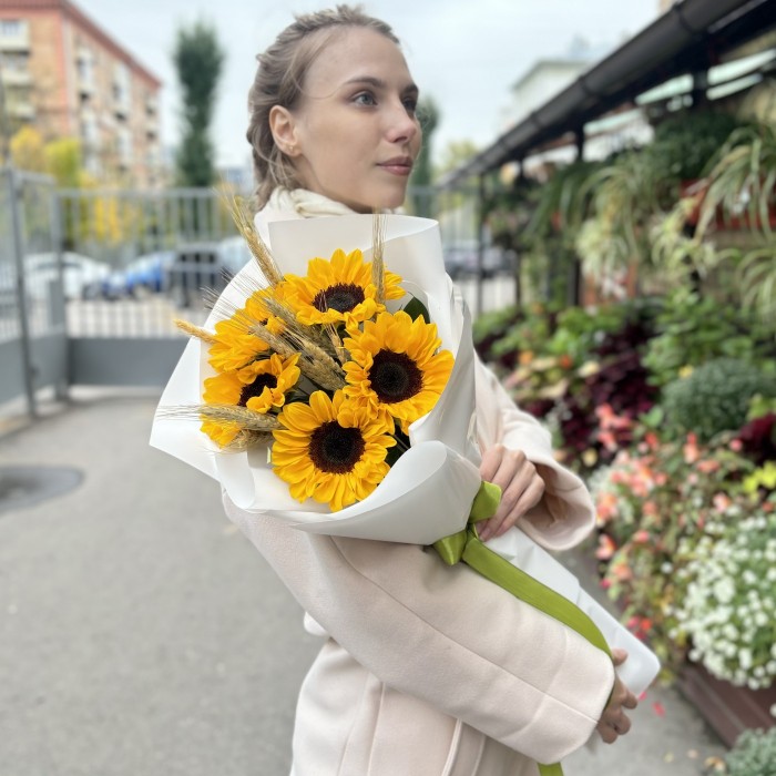 5 подсолнухов с колосьями пшеницы