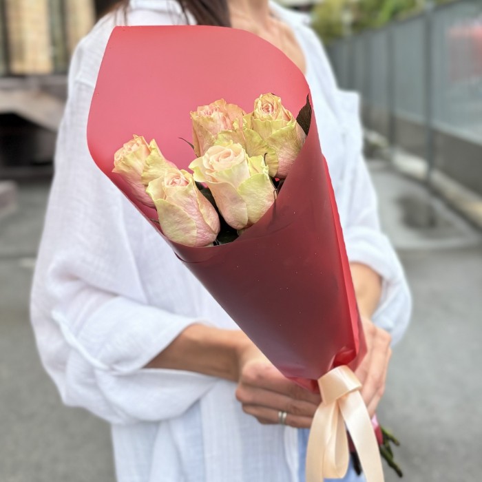 5 роз Фруттето