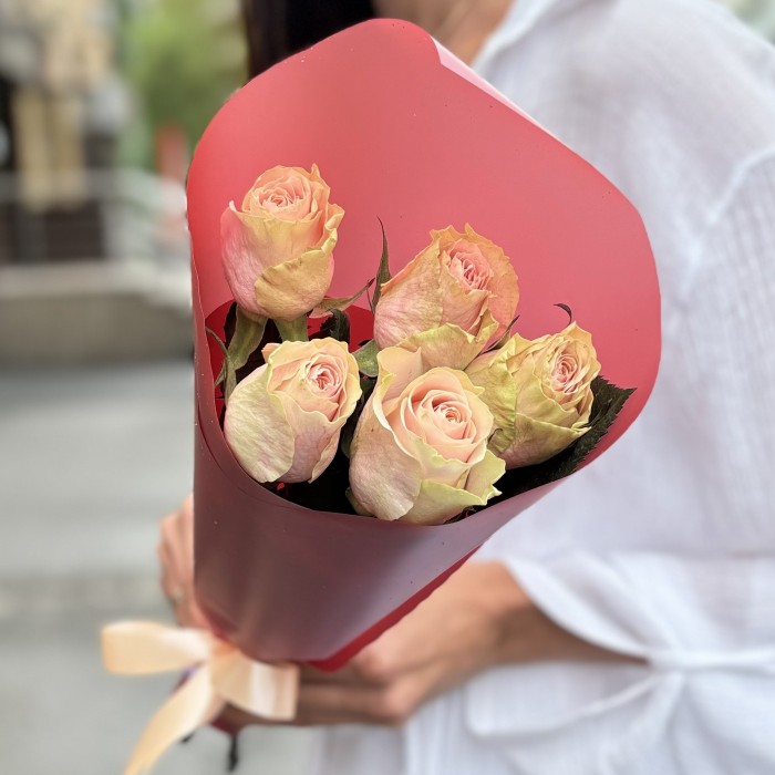 5 роз Фруттето