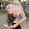 5 розовых роз Новия 70 см