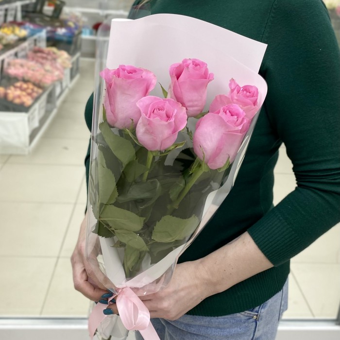 5 розовых роз Ревиваль