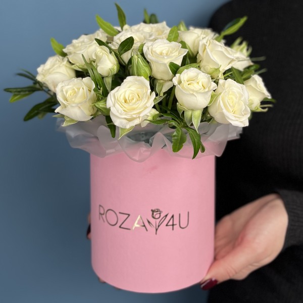 7 кустовых роз Сноуфлейк в коробке