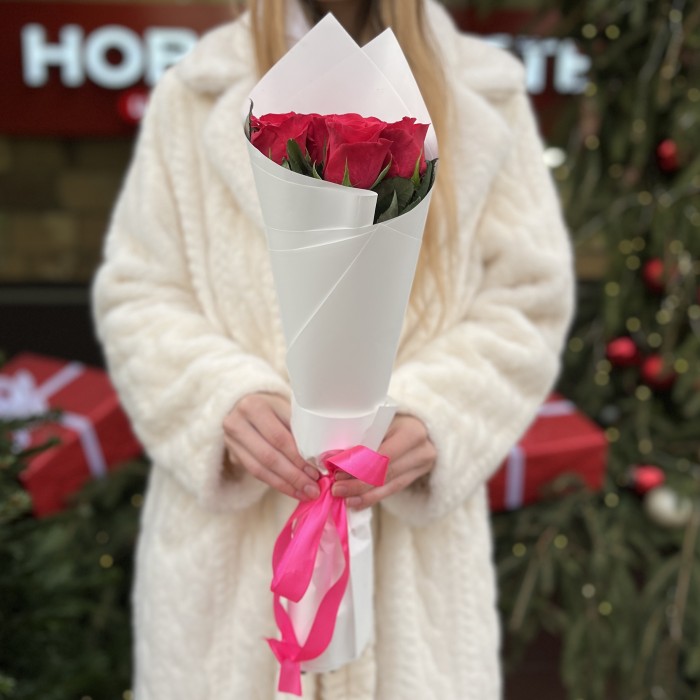 7 малиновых роз Такаци 50 см