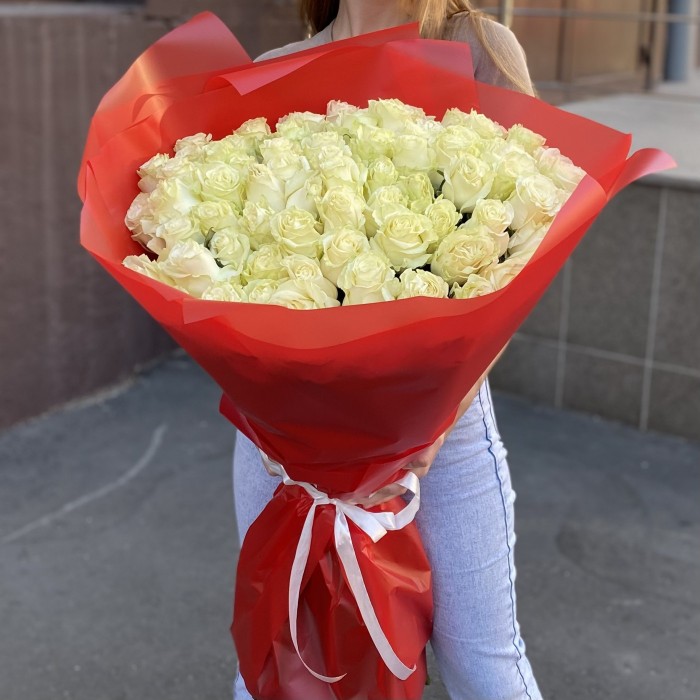 75 белых роз Мондиаль 80 см