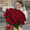 75 красных роз Ред Наоми 60 см