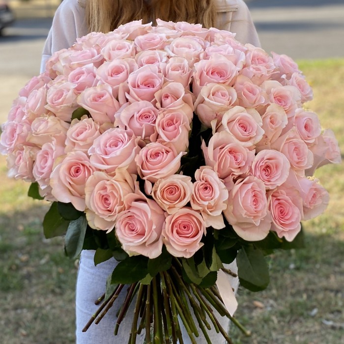 75 розовых роз Новия