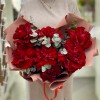 7 красных роз Хартс с эвкалиптом