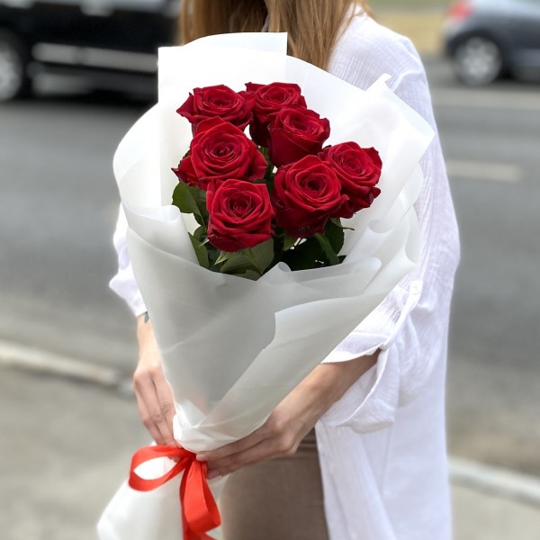 7 красных роз 70 см