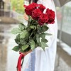 7 красных роз Эксплорер 80 см