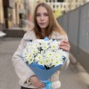 7 белых кустовых хризантем Коммандер