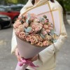 7 кустовых пионовидных роз Дестини с эвкалиптом
