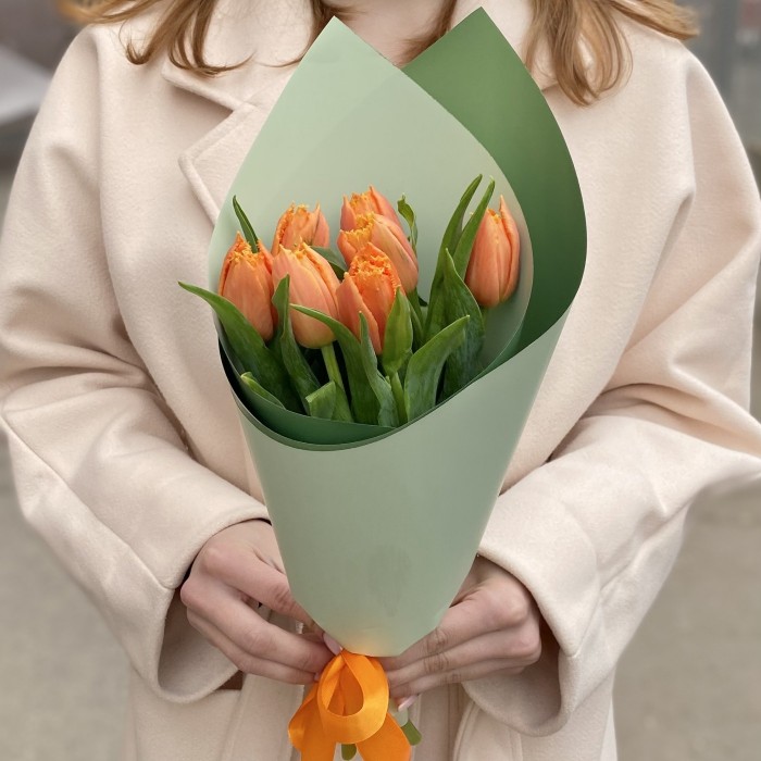 7 оранжевых махровых тюльпанов Оранж пэшн