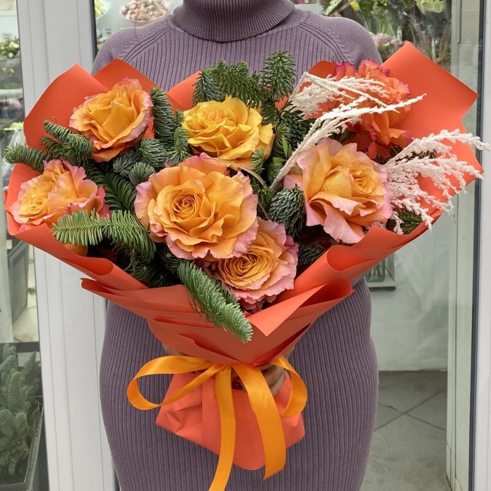 7 оранжевых роз Фри Спирит с нобилисом