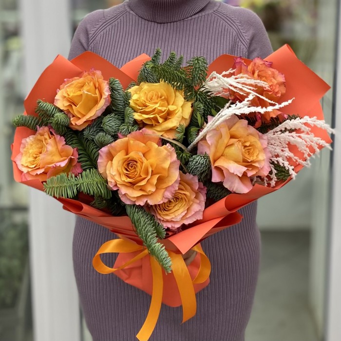 7 оранжевых роз Фри Спирит с нобилисом