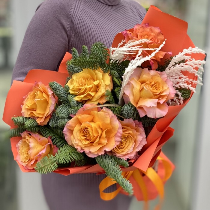 7 оранжевых роз Фри Спирит с нобилисом