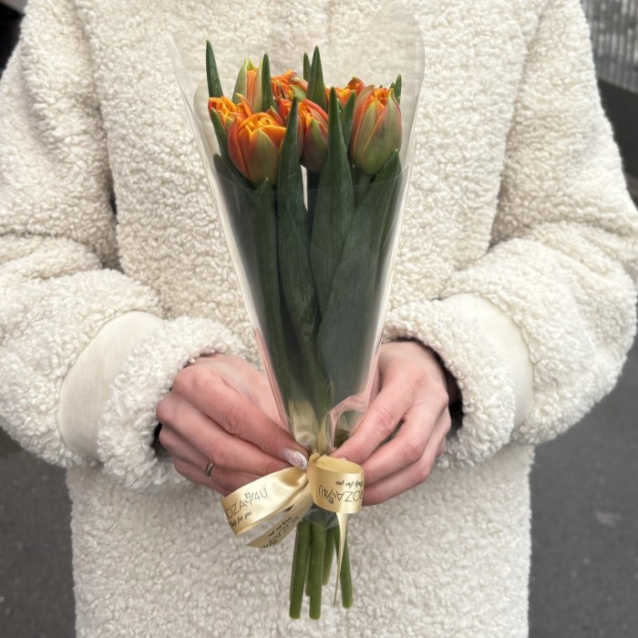 7 оранжевых тюльпанов Эрмитаж даб в пленке