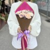 7 персиковых гвоздик с лимониумом