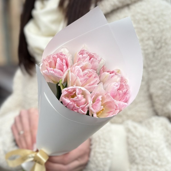 7 нежно-розовых пионовидных тюльпанов Фокстрот
