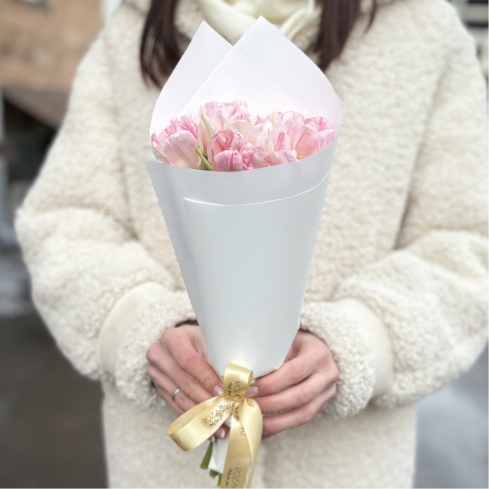 7 нежно-розовых пионовидных тюльпанов Фокстрот
