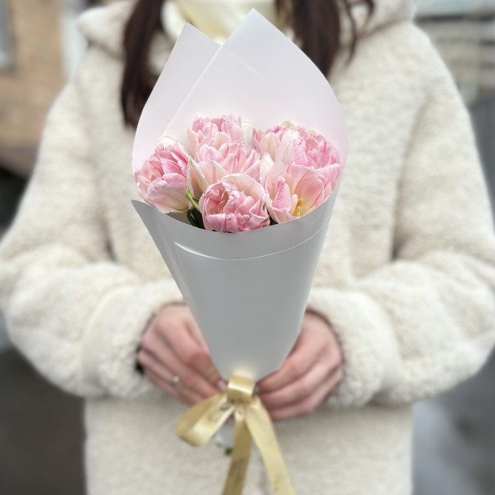 7 нежно-розовых пионовидных тюльпанов Фокстрот