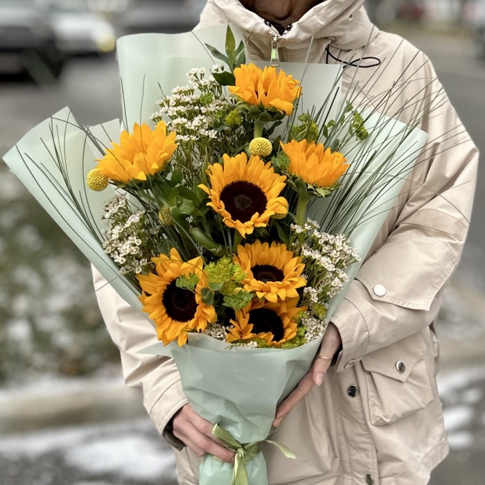 7 подсолнухов с шамелациумом