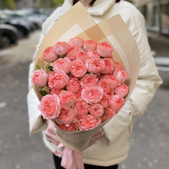 7 розовых кустовых пионовидных роз Фемке