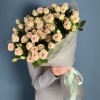 9 кустовых персиковых роз Свит Сара 60 см