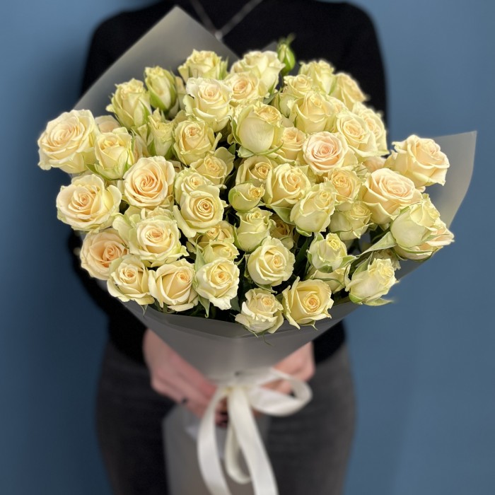 9 кустовых роз Аксана 70 см